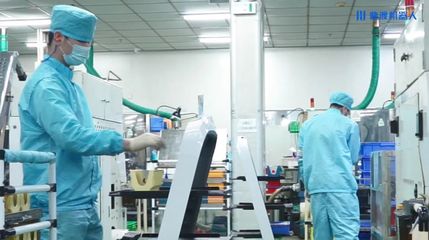 普渡機器人亮相深圳衛視,助力綠色低碳技術創新